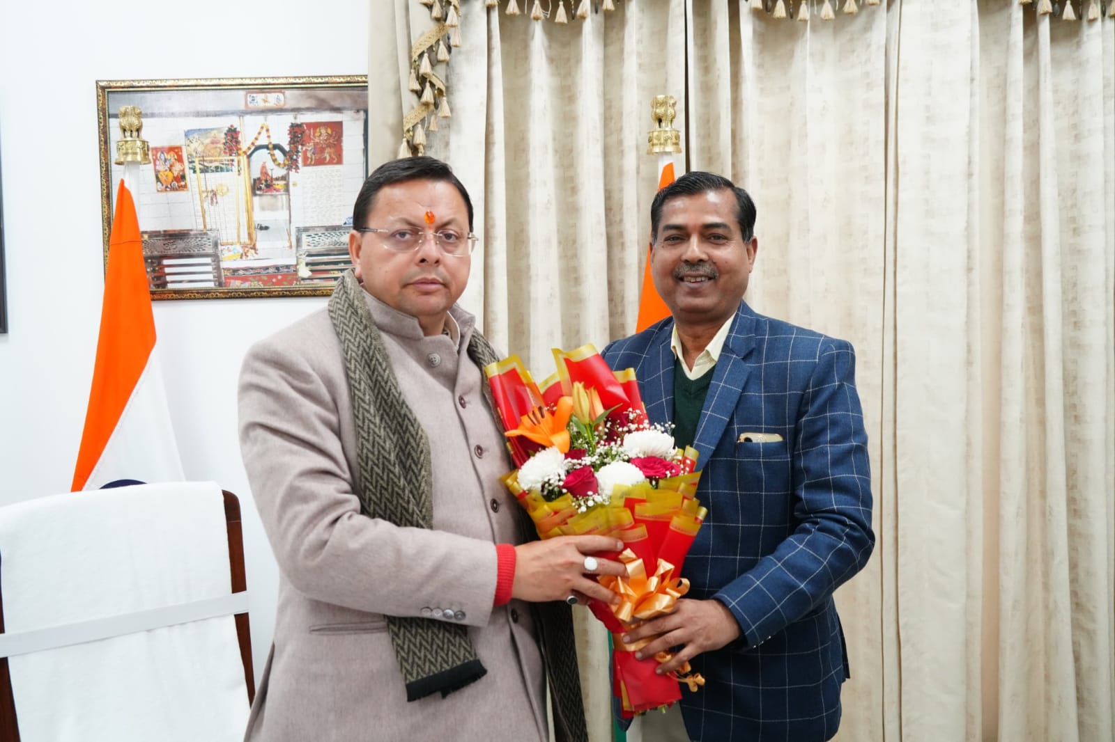 मुख्यमंत्री श्री पुष्कर सिंह धामी से मुख्यमंत्री आवास पर रानीपुर (हरिद्वार) विधानसभा क्षेत्र से विधायक श्री आदेश चौहान ने भेंट की।