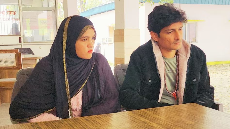 यूपी के संभल में बुर्का पहनकर कांवड़ लाने वाली और महाशिवरात्रि पर जलाभिषेक करने वाली तमन्ना मलिक को अब जान से मारने की धमकियां मिल रही हैं