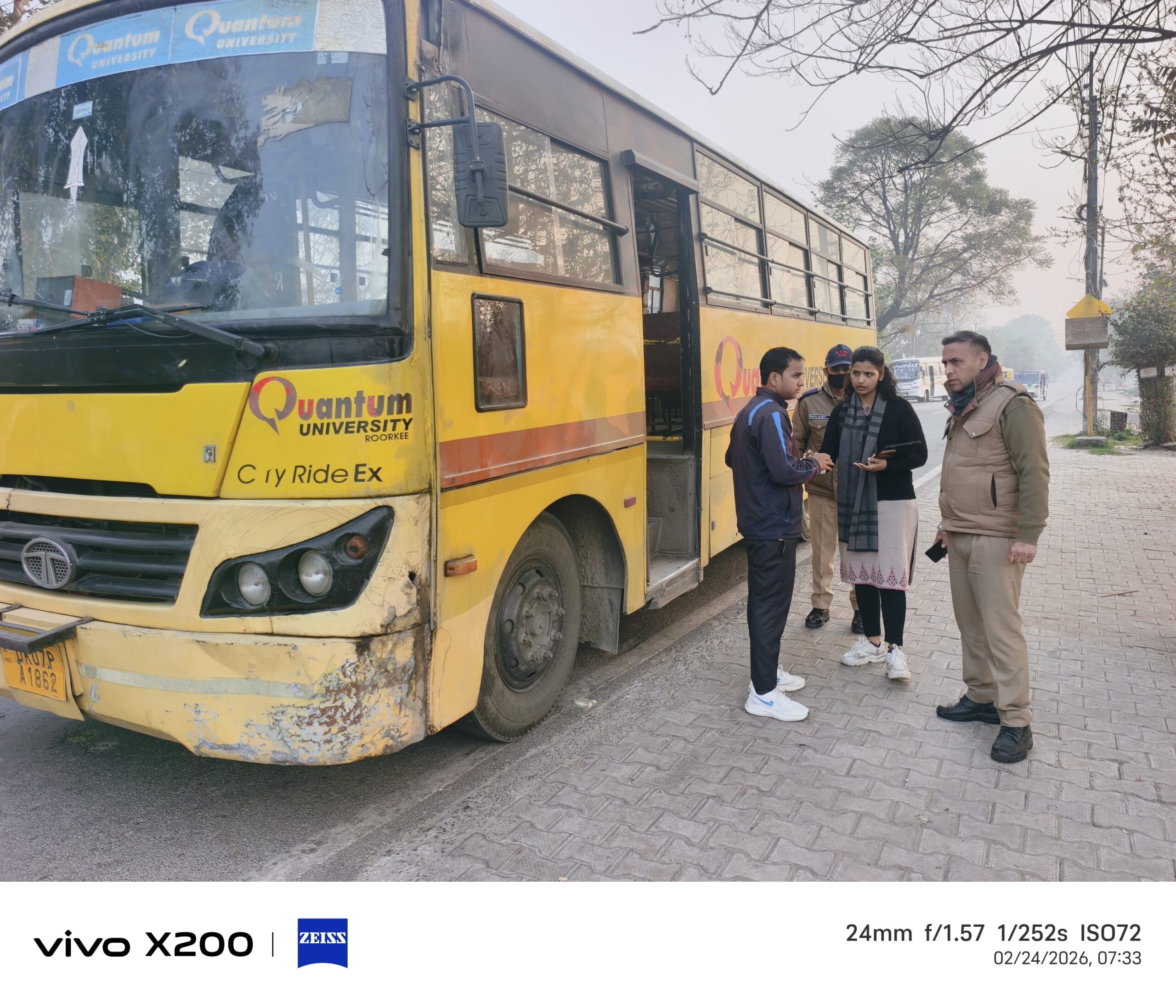 आज स्कूली वाहनों के विरूद्ध अभियान चलाया गया 5 वाहन सीज प्राइवेट वाहनों से स्कूल बस में कर रहे थे प्रयोग