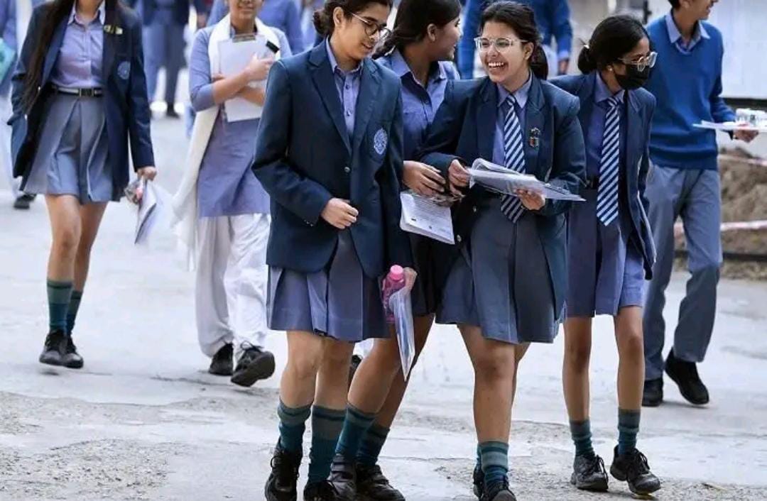 मोदी सरकार का बहुत बड़ा फैसला, अब अंग्रेजी की छुट्टी