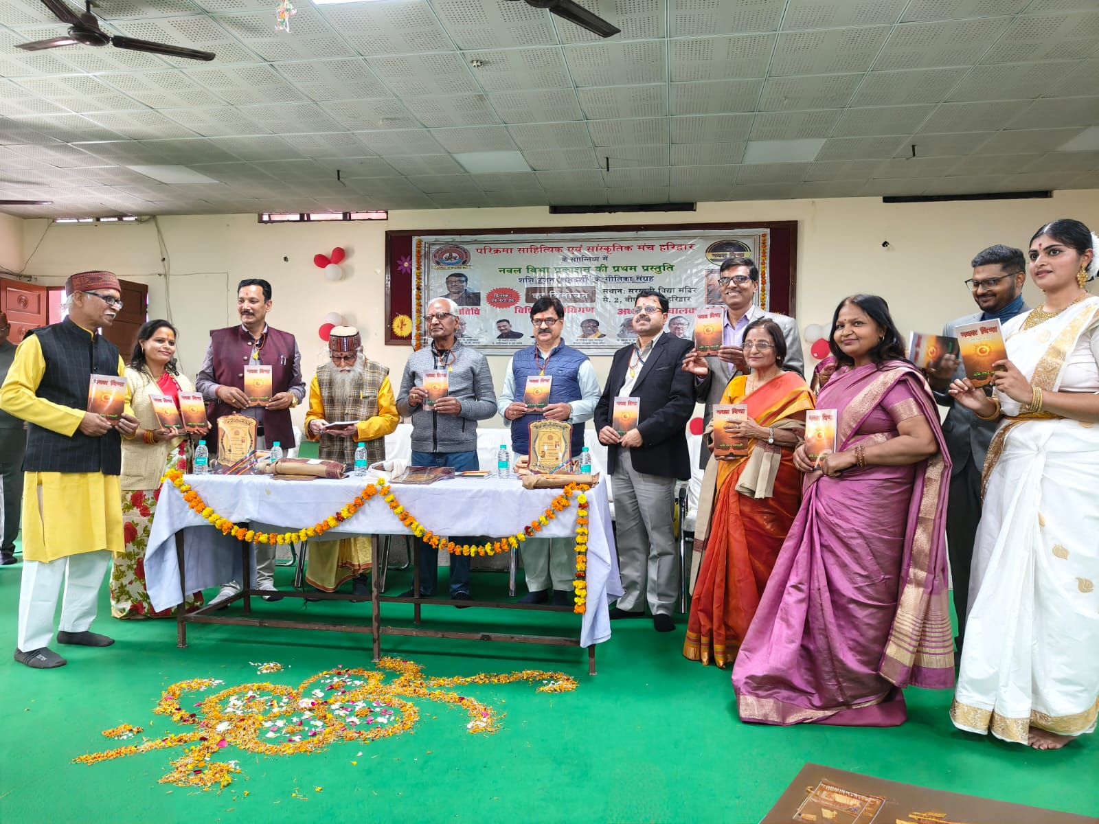 इन्द्र धनुष के रंगों‌ में रंगा है मेरा मन’साहित्यिक नगरी में बदल रही है, धर्मनगरी- डाॅ० शिव शंकर जायसवाल