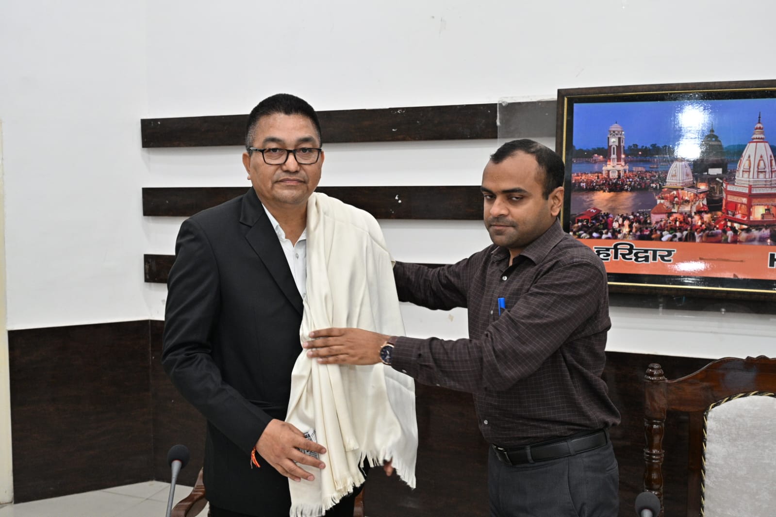 32 वर्ष की सेवा पूर्ण करने पर सेवानिवृत हुए अपर जिलाधिकारी दीपेंद्र सिंह नेगी