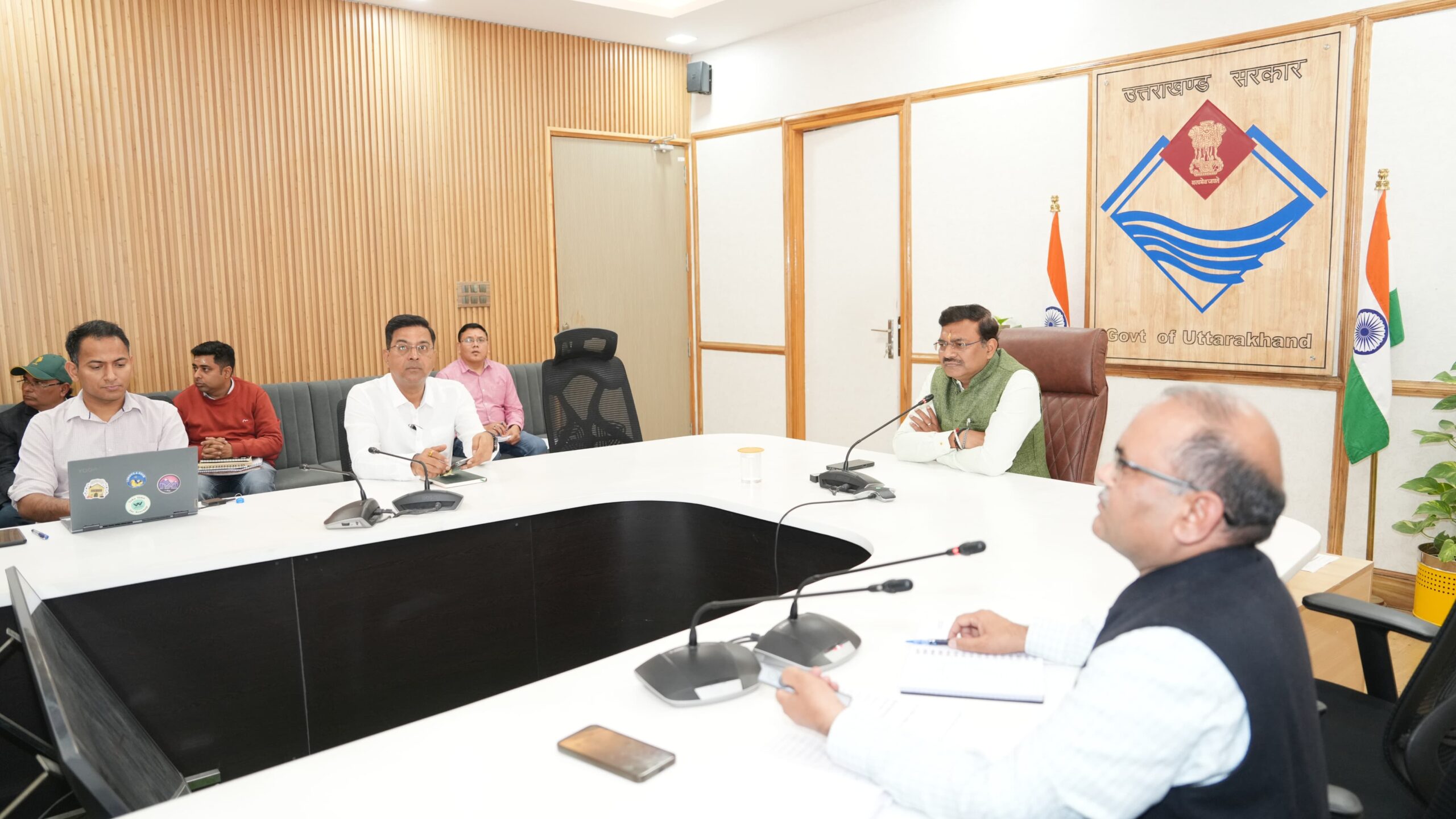 मुख्य सचिव श्री आनन्द बर्द्धन की अध्यक्षता में बुधवार को सचिवालय में राज्य आपदा मोचन निधि एवं राज्य आपदा न्यूनीकरण निधि मद के अंतर्गत प्राप्त प्रस्तावों के अनुमोदन हेतु राज्य कार्यकारिणी समिति की बैठक आहूत हुई।