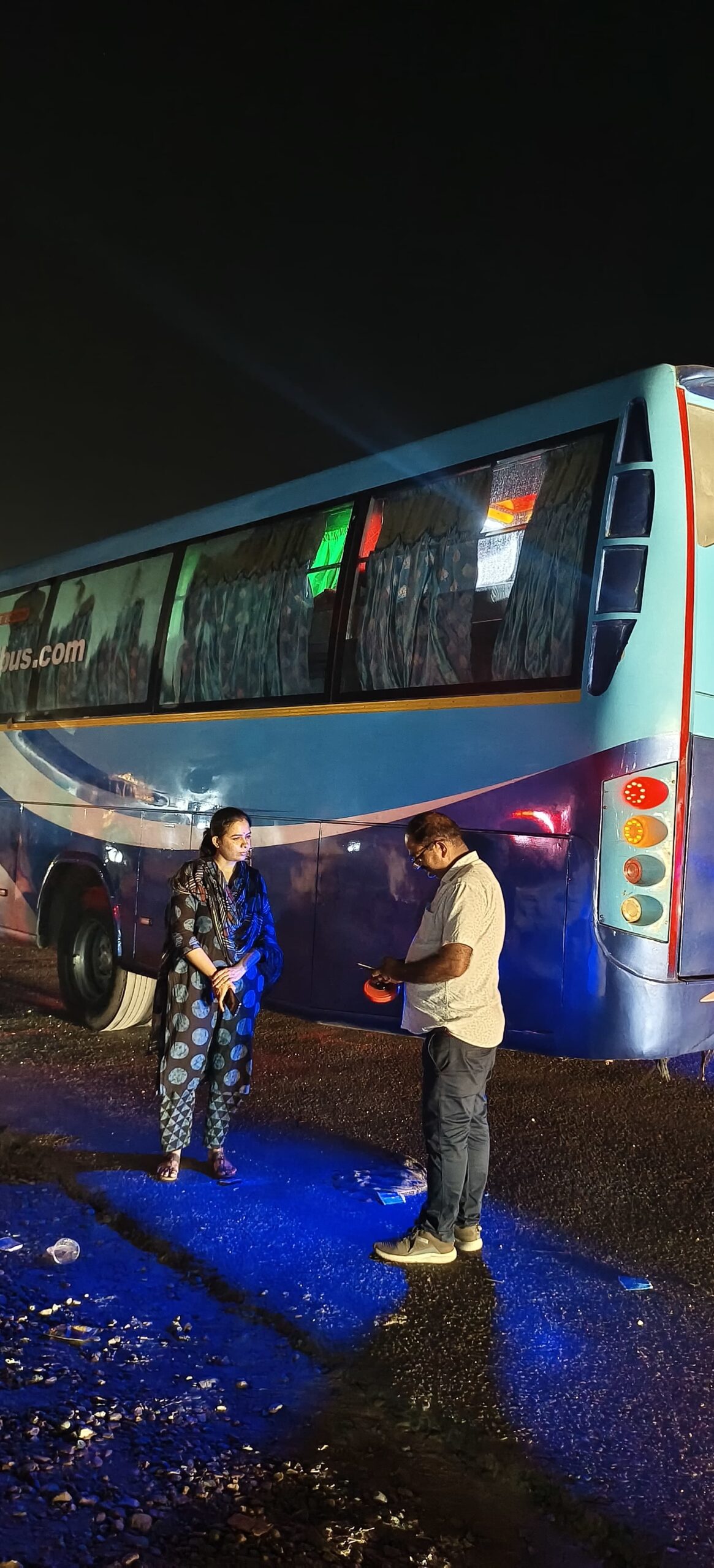 जिलाधिकारी श्री मयूर दीक्षित के निर्देशों पर 06 एवं 07 जून, 2026 को लक्जरी बसों के विरुद्ध विशेष सघन प्रवर्तन अभियान, 45 बसों के चालान, 06 बसें सीज एवं 05 वाहनों के फिटनेस प्रमाणपत्र निरस्तीकरण की संस्तुति