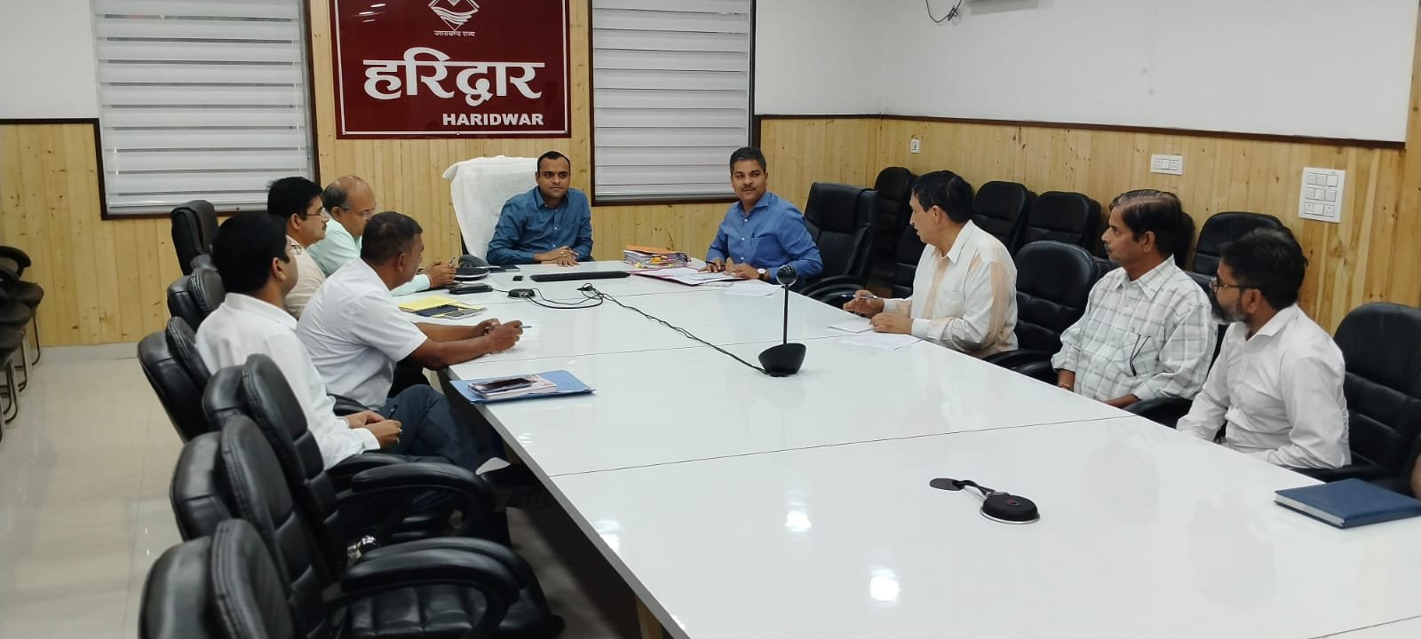 08 से 10 अक्टूबर तक प्रत्येक बूथ पर विशेष कैंप, राजनीतिक दलों के सहयोग से मतदाता सूची का होगा गहन निरीक्षण – जिलाधिकारी