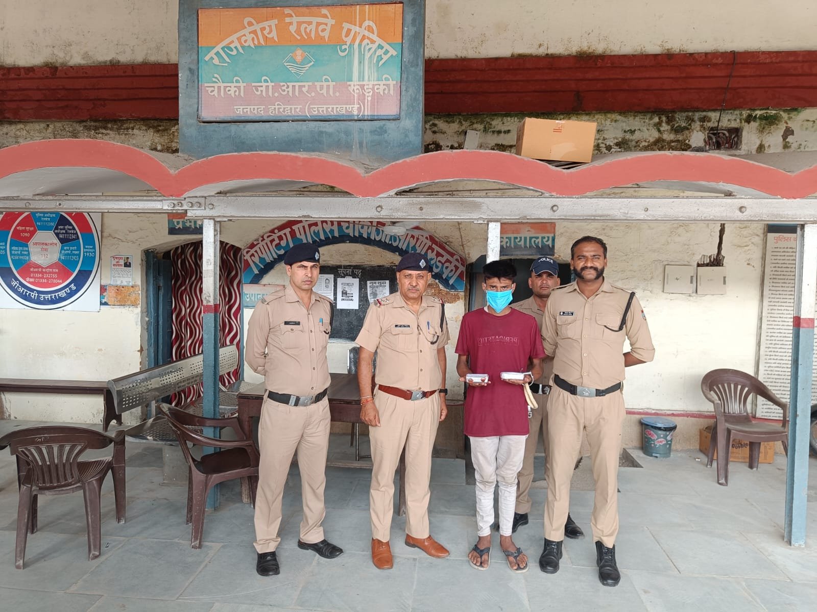 जीआरपी उत्तराखंड की बड़ी कार्रवाई दो मुकदमों में वांछित अभियुक्त गिरफ्तार एसपी अरुणा भारती के नेतृत्व में पुलिस को मिली सफलता ।